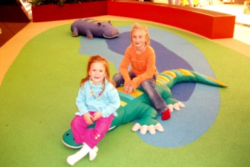 Spielobjekte Krokodil und Nilpferd, Lachnitt-Design